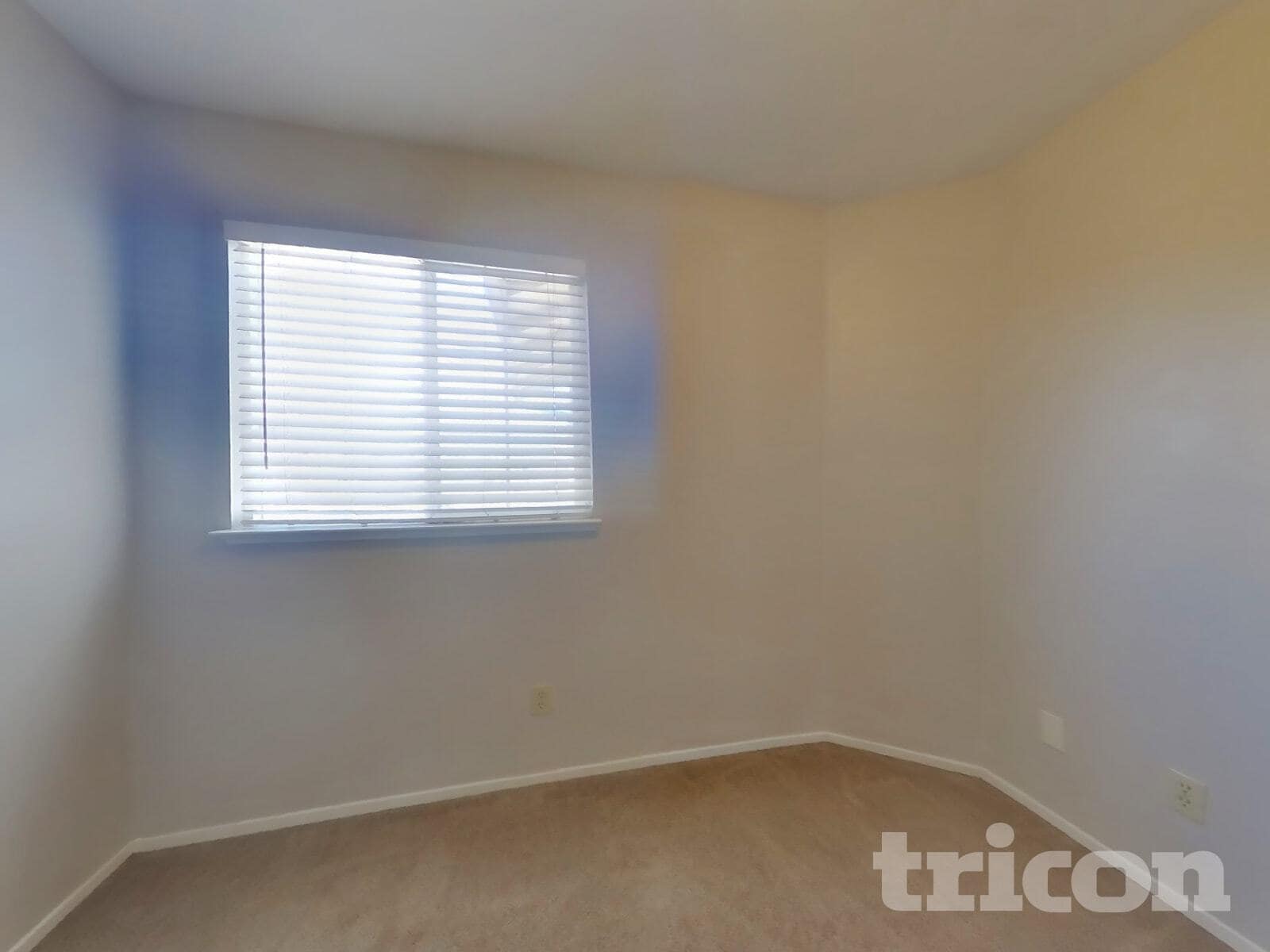 Building Photo - 1872 Little John Way