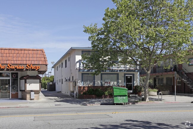 Building Photo - 1621 Alum Rock Ave