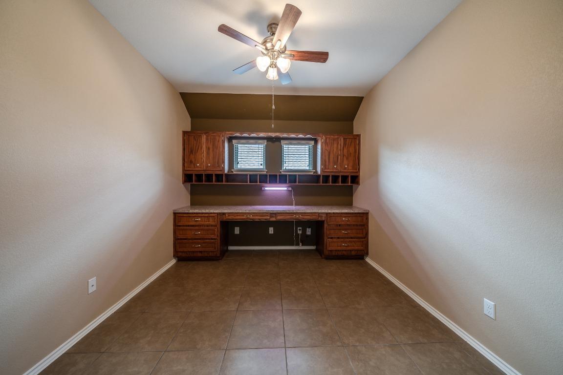 Building Photo - 304 Jack Ryan Ln