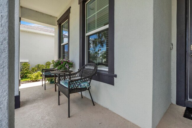 Building Photo - Spacious 5-Bedroom Home with Resort-Style ...