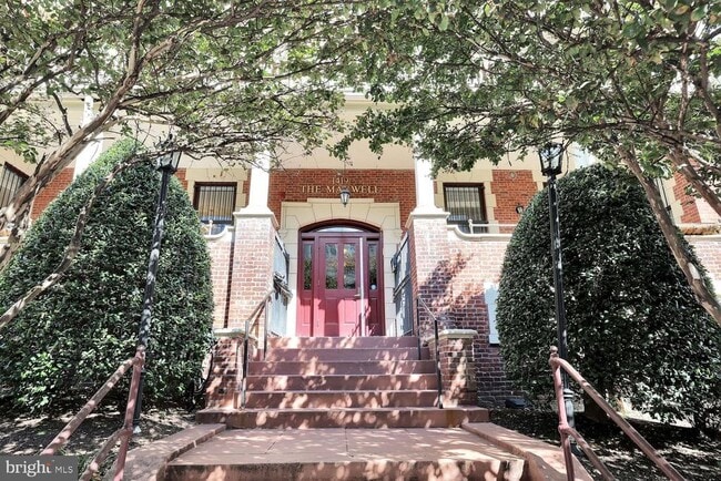 Building Photo - 1419 Clifton St NW