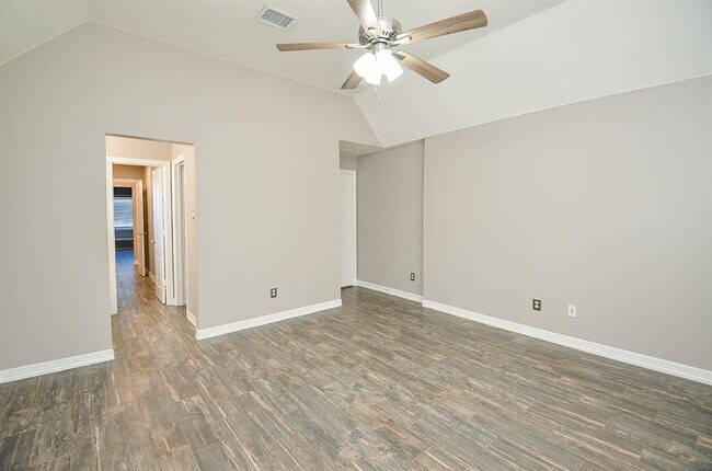 Building Photo - 1407 Kennoway Park Dr