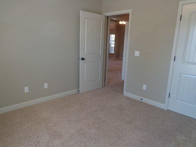 Building Photo - Valley Chase Subdivision!