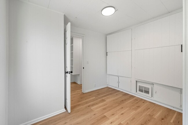 Building Photo - NEW LISTING! 2 BEDROOM HOME