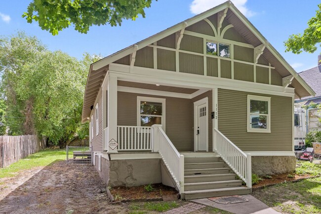 Building Photo - Darling 4 Bed, 2 Bath Home in Spokane!
