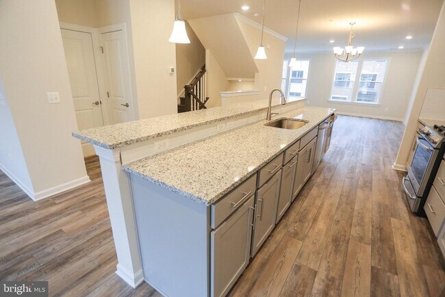 Building Photo - 45132 Kincora Dr