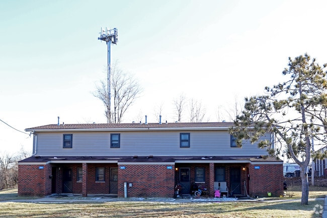 Building Photo - Oakwood Estates