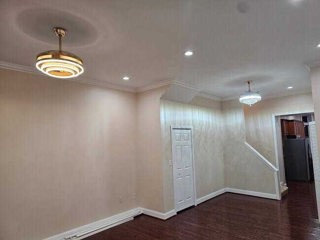 Dining Room - 1919 Saint Paul St