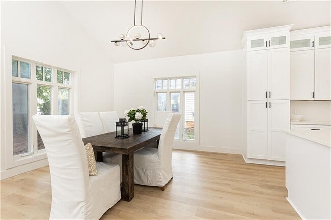 Building Photo - 433 Trabert Ave NW