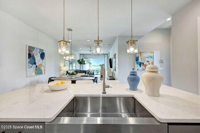 Building Photo - 2680 Avalonia Dr