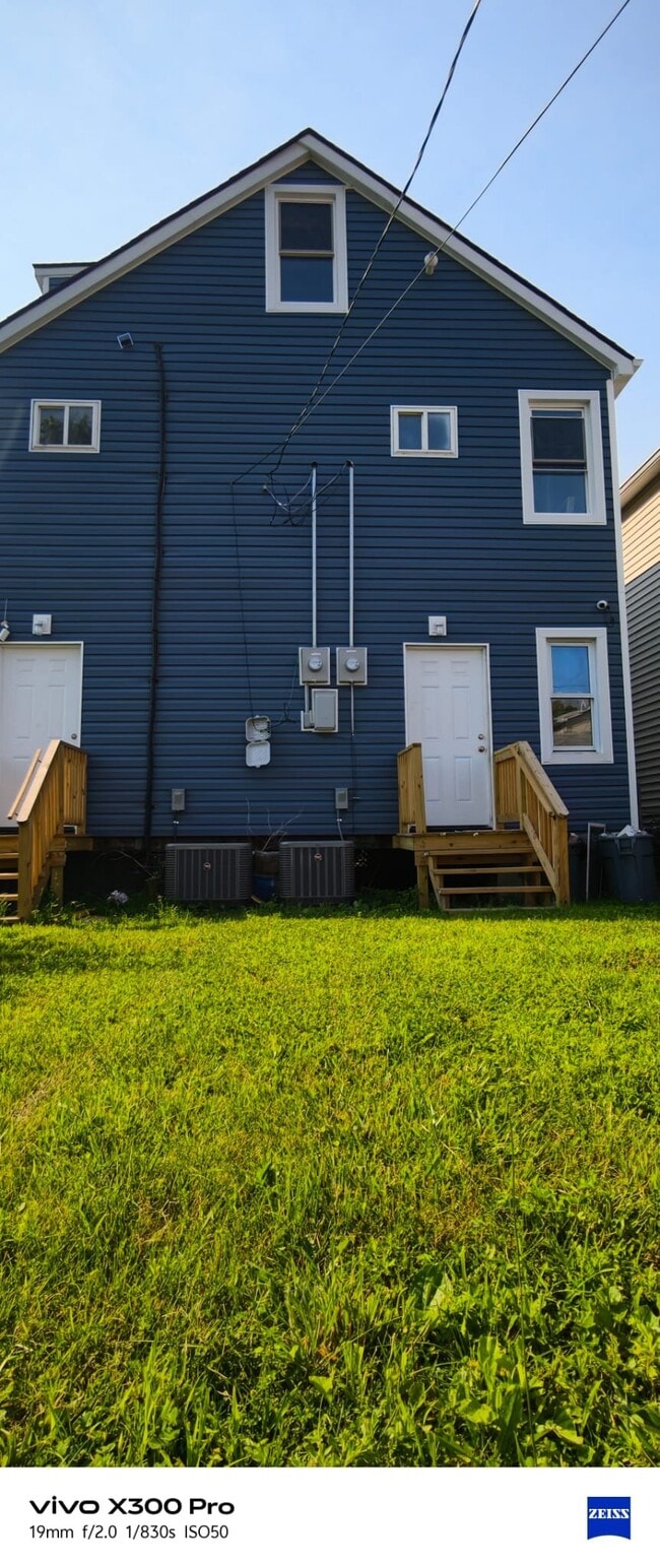 Building Photo - 3415 Yemans St