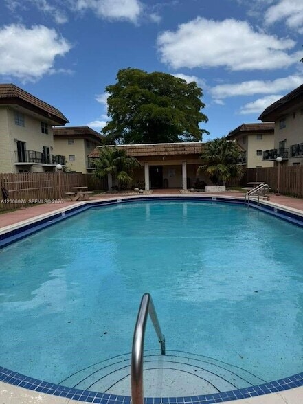 Building Photo - 8500 SW 109th Ave