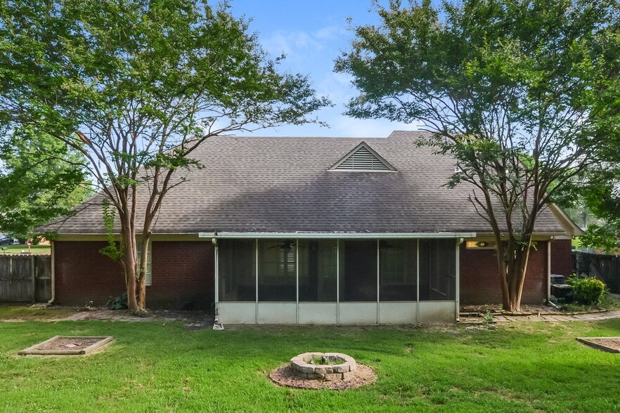 Building Photo - 2382 Bethany Dr