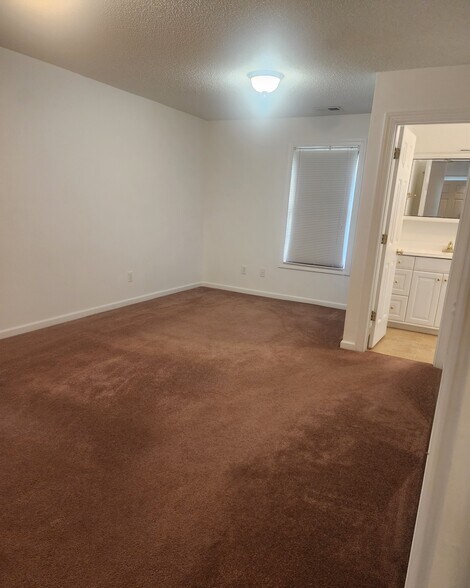 Master Bedroom - 837 Shackleton Rd