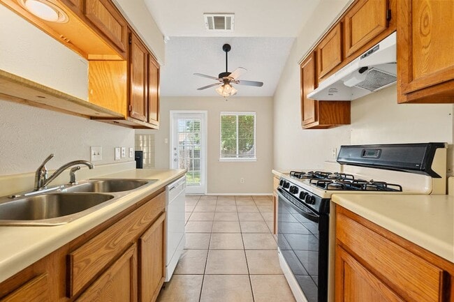 Building Photo - 7602 Woodstone Cove