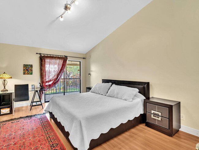 Building Photo - 5680 Coach House Cir