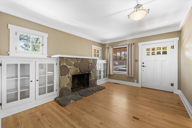 Building Photo - 255 Grant St