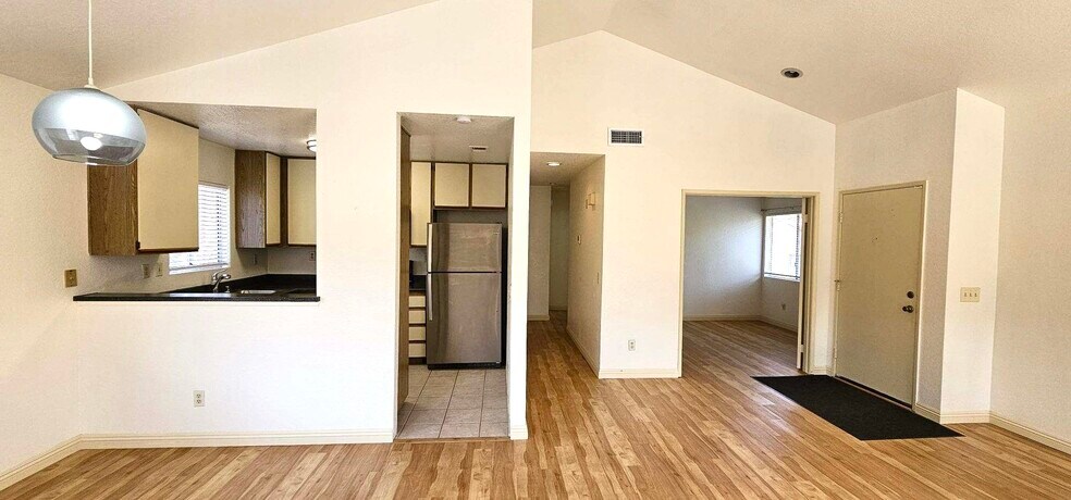 Building Photo - 11305 Avenida de los Lobos