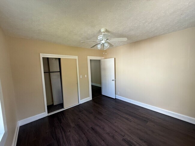 Building Photo - Charming 2 Bedroom / 1 Bathroom Home Near Downtown Pell City & Logan Martin Lake