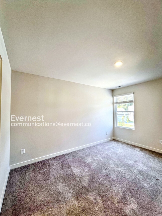 Building Photo - 506 Lyness Dr