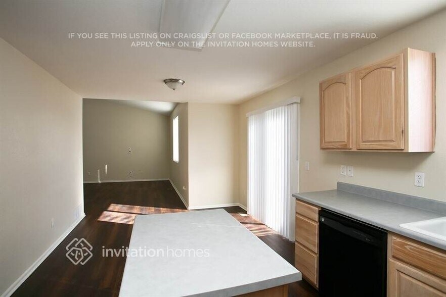 Building Photo - 1245 Legend Oak Dr