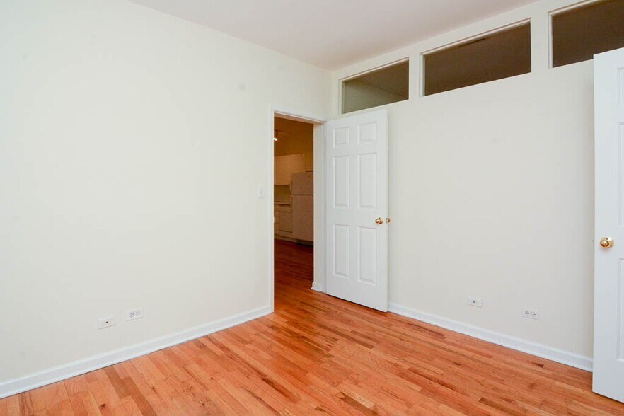 Building Photo - 911 W Dakin St