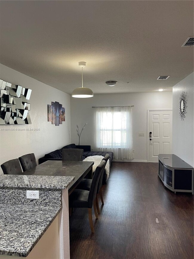 Building Photo - 3202 Cupid Pl