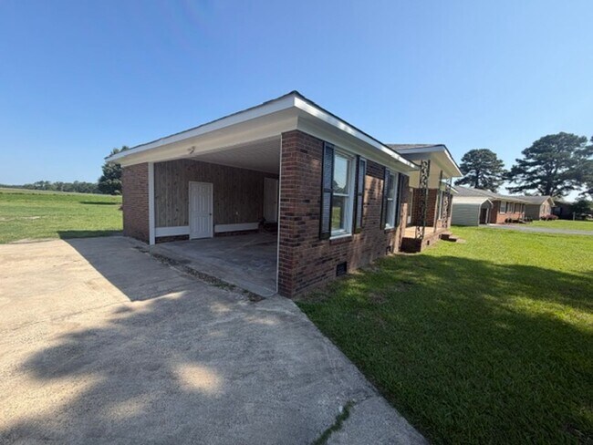 Building Photo - 2146 Crescent Dr