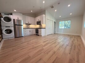 Building Photo - 7539 Royer Ave