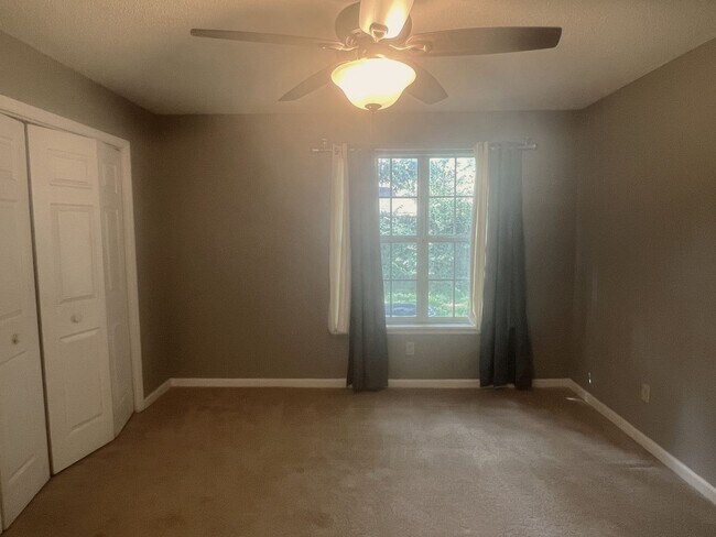 Building Photo - 113 Saddlehorn Dr