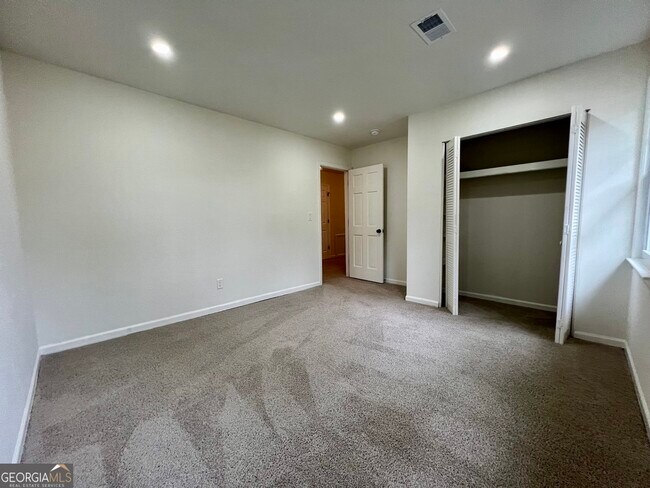 Building Photo - 2907 Clearbrook Dr