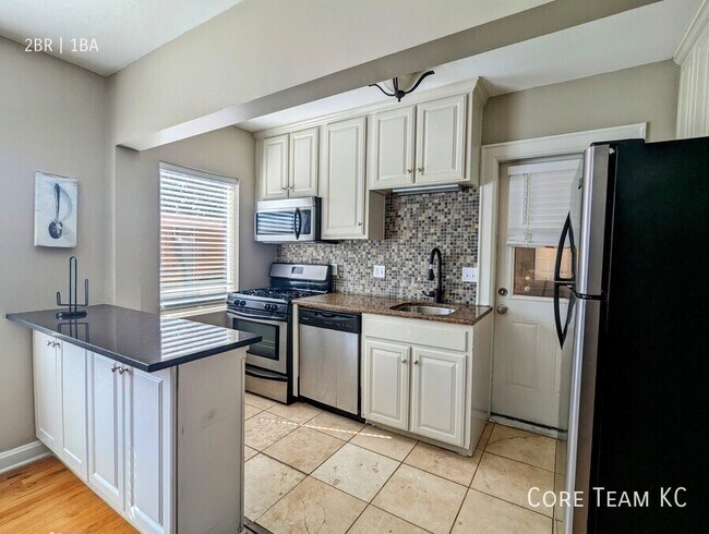 Primary Photo - 1107 W 45th St