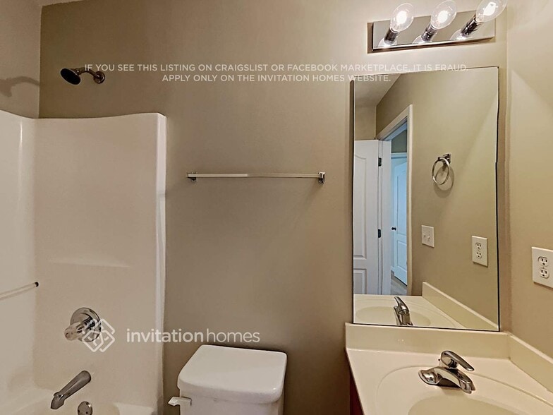 Building Photo - 6415 White Walnut Way