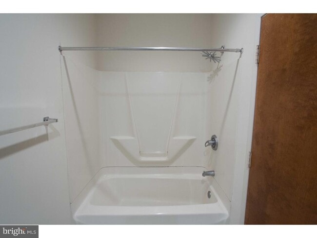 Building Photo - 1411 Walnut St