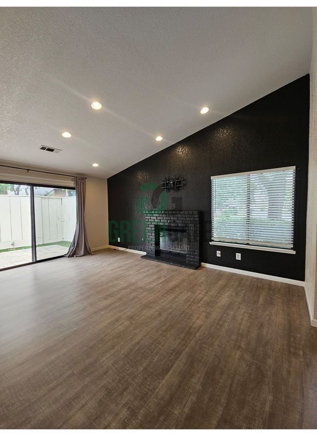 Building Photo - 1108 Cedar Creek Dr
