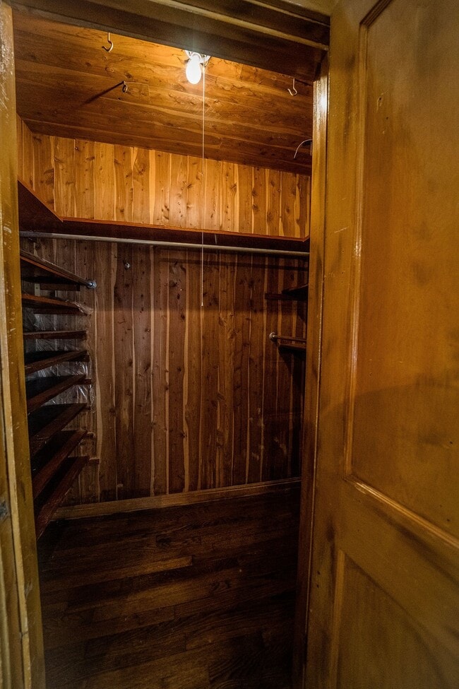 Building Photo - 2218 Chapman St