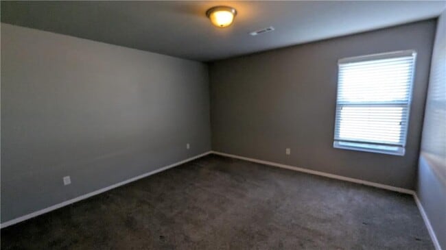 Building Photo - 228 E Anabranch Ct