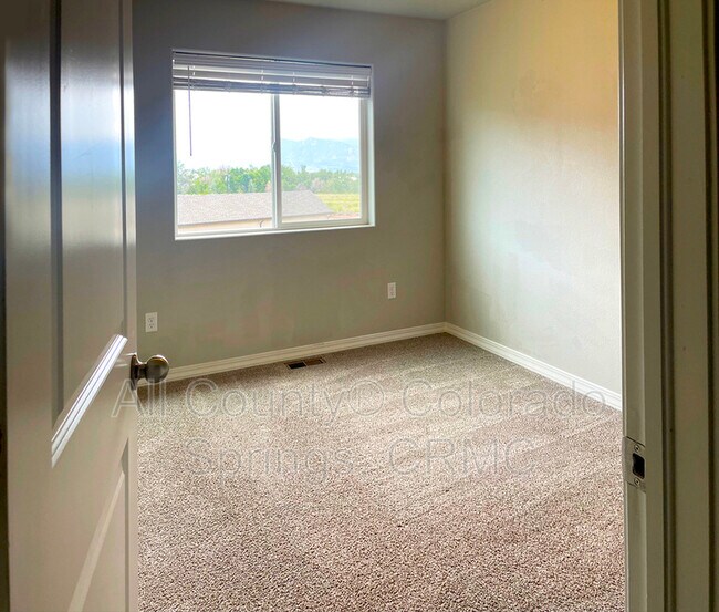 Building Photo - 862 Technology Ct