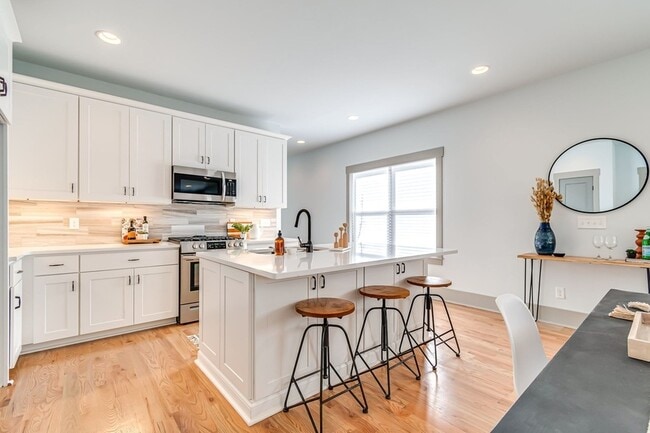 Building Photo - 1603 Porter Ave