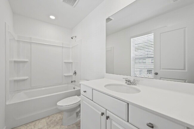 Building Photo - 2730 Harrison Dr