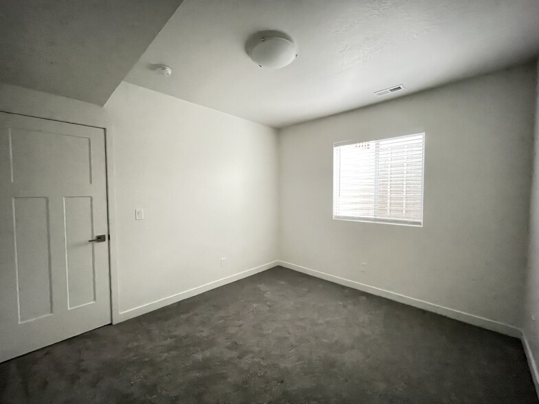 Another great size bedroom - 4265 S Steele Creek Ct
