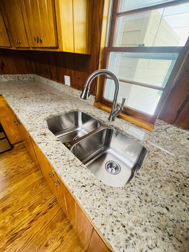 Building Photo - 3 BD/1/BA County Ranch Home