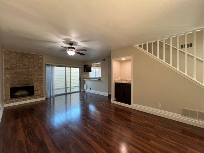 Building Photo - Grapevine Texas Condo for rent