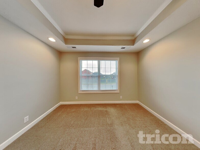 Building Photo - 685 Ellie Nat Dr