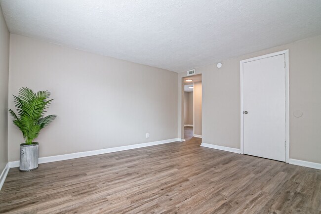 Building Photo - Midtown Point Apartments