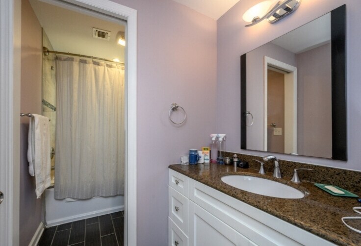 Full Bath - 12 Lansing Pl