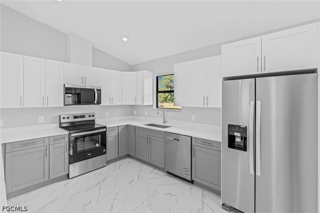 Building Photo - 633 Windermere Dr