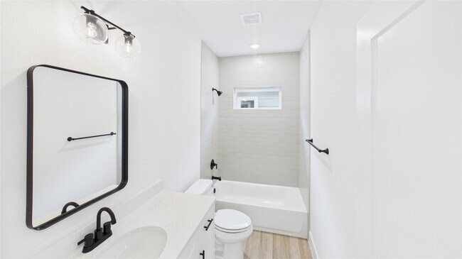 Building Photo - 9609 Valeca Dr