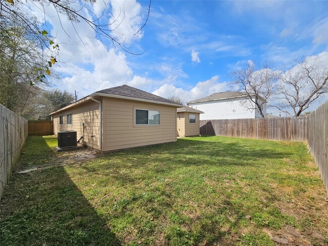 Building Photo - 500 Birch Cluster Ct