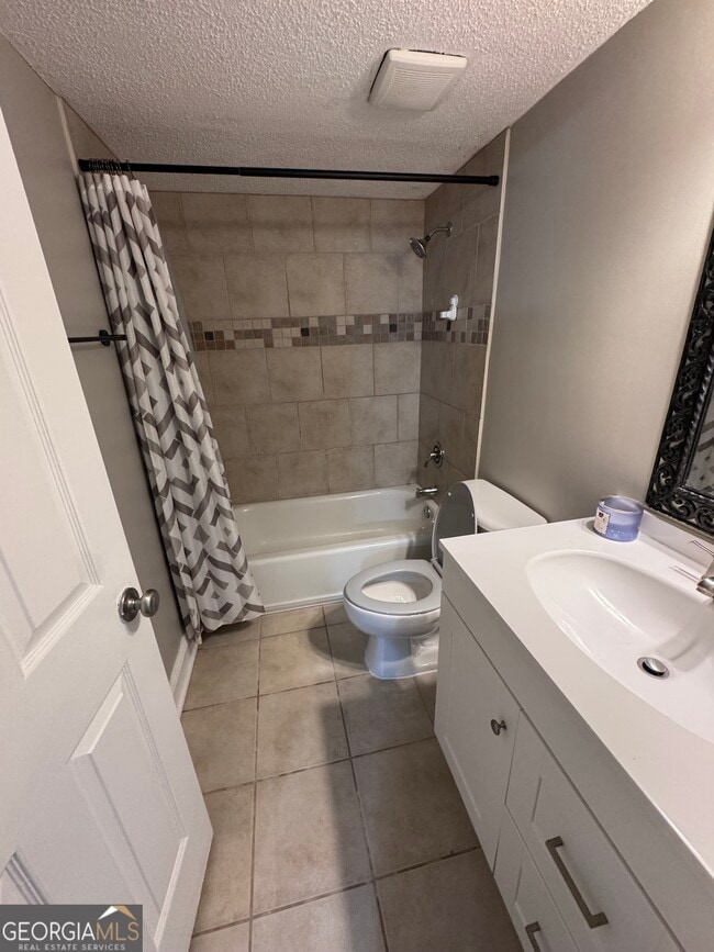 Building Photo - 1055 Baxter St